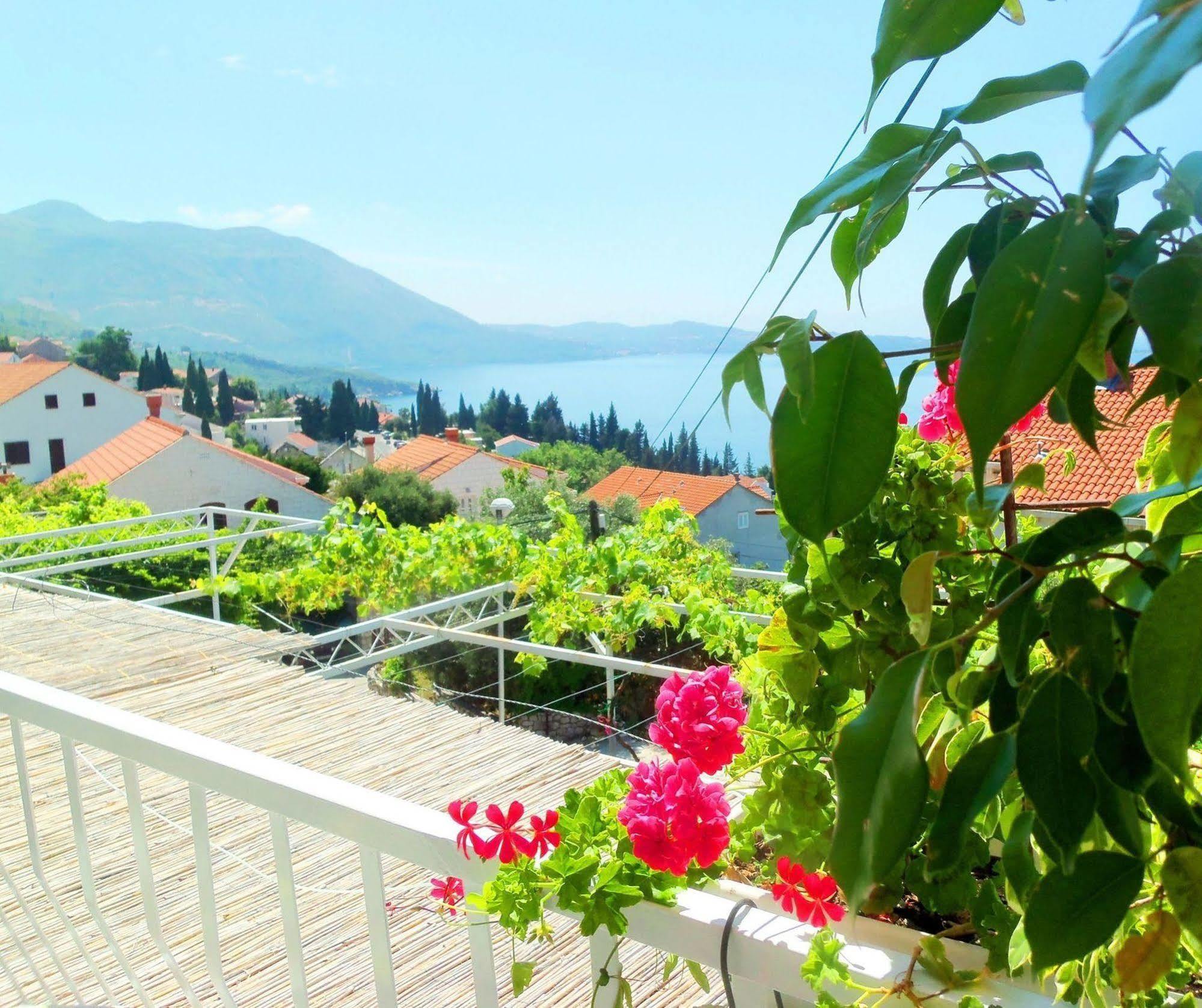 Guest House Kate Mlini Exterior foto